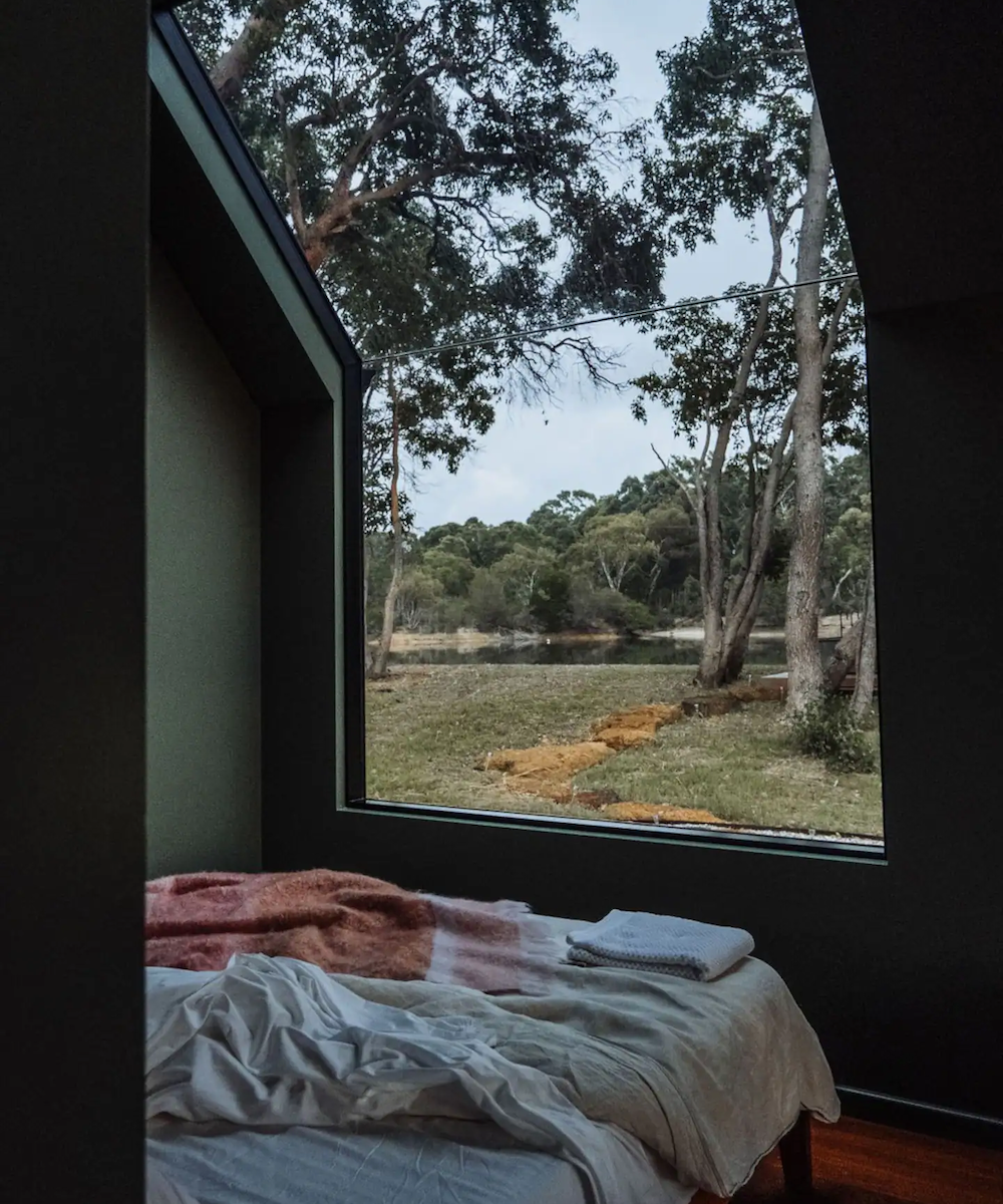Petit Eco Cabin's romantic bedroom