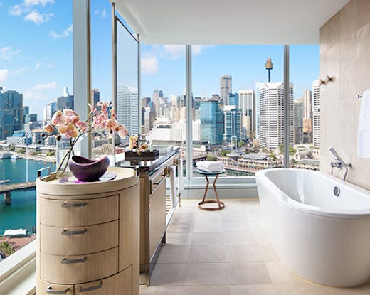 best-luxury-hotel-sydney-darling-harbour