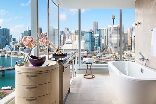 best-luxury-hotel-sydney-darling-harbour