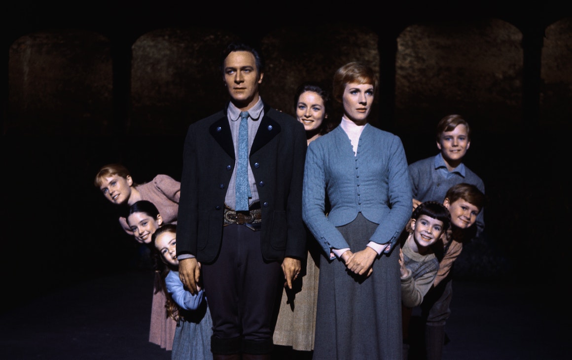 the cast of Sound Of Music on stage