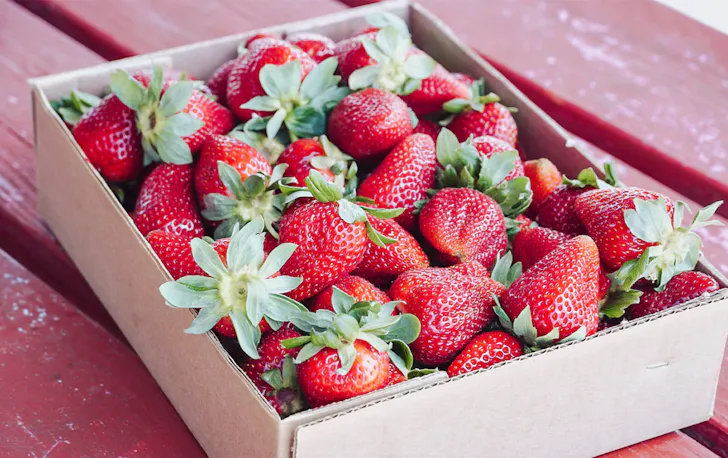 a box of strawberries 