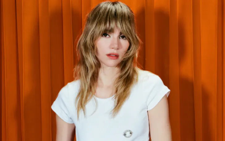 Suki Waterhouse