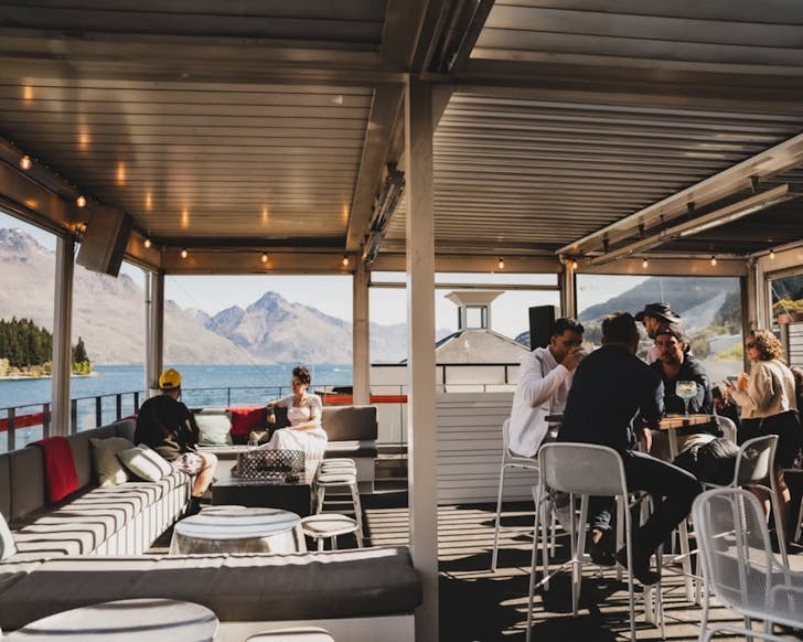 The view of the lake and mountains from Sundeck in Queenstown