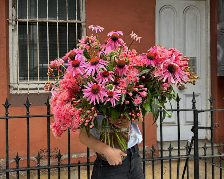 Flower delivery Sydney Bess