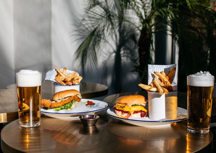 burgers and beers at the norfolk house and hotel