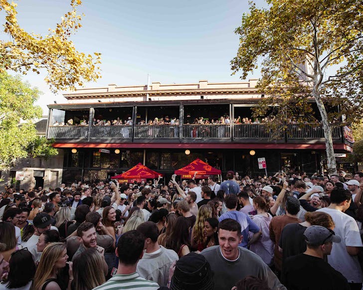 the clock surry hills pub sydney