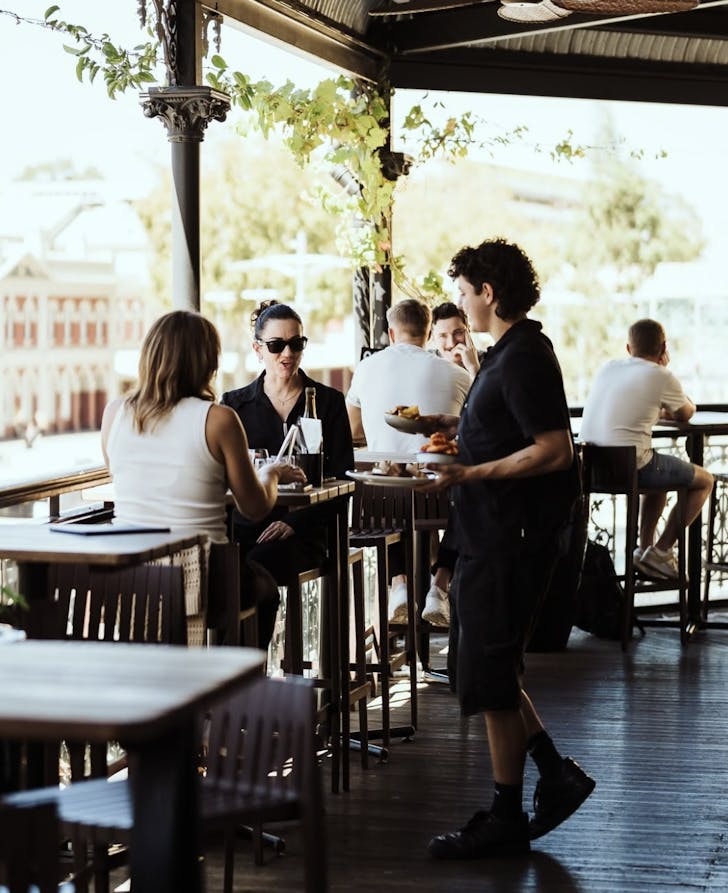 the royal alfresco dining