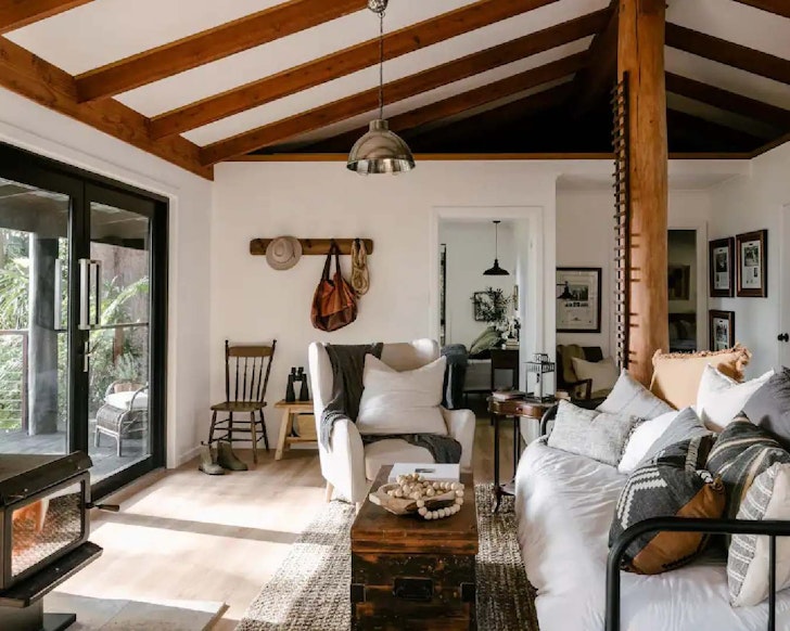 Living space of Water & Woods cosy cabin near Brisbane