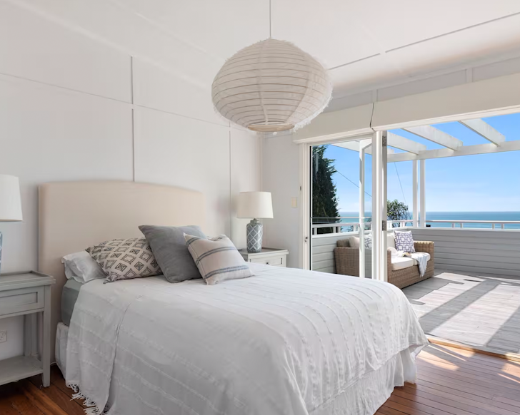 whale beach airbnb northern beaches sydney