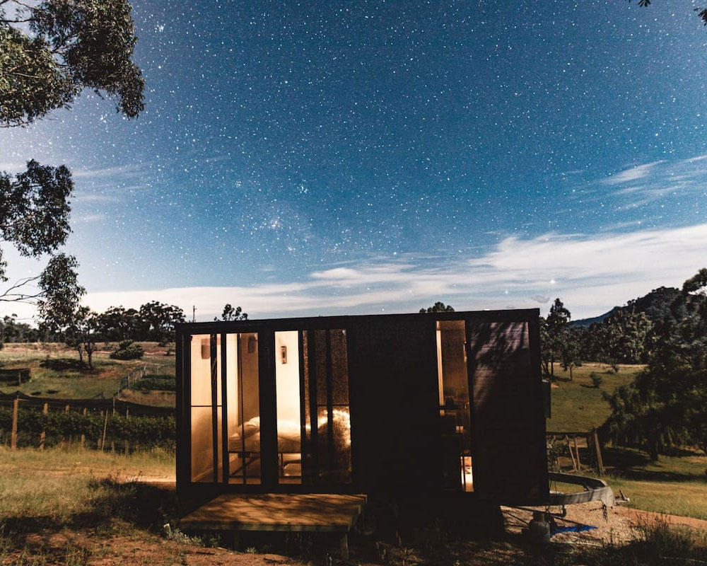 https://imgix.theurbanlist.com/content/article/willow-tree-bend-tiny-home.jpg