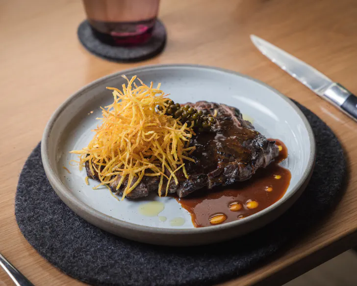 Woodcut steak frites