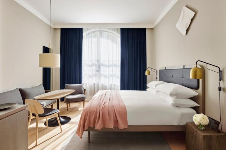 11 Howard Hotel New York bedroom suite