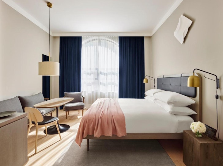 11 Howard Hotel New York bedroom suite
