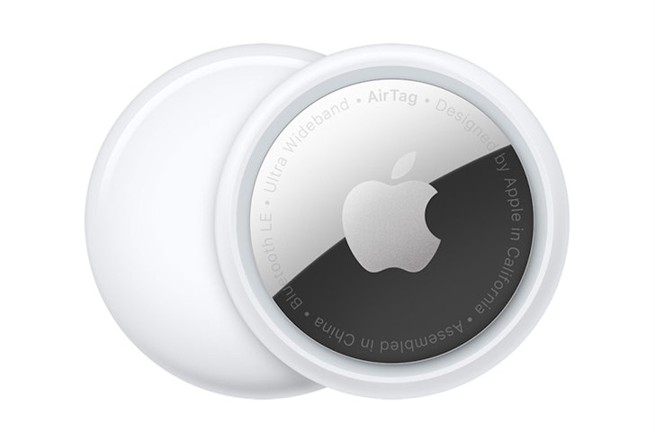 The Apple AirTag, one of the best travel gifts