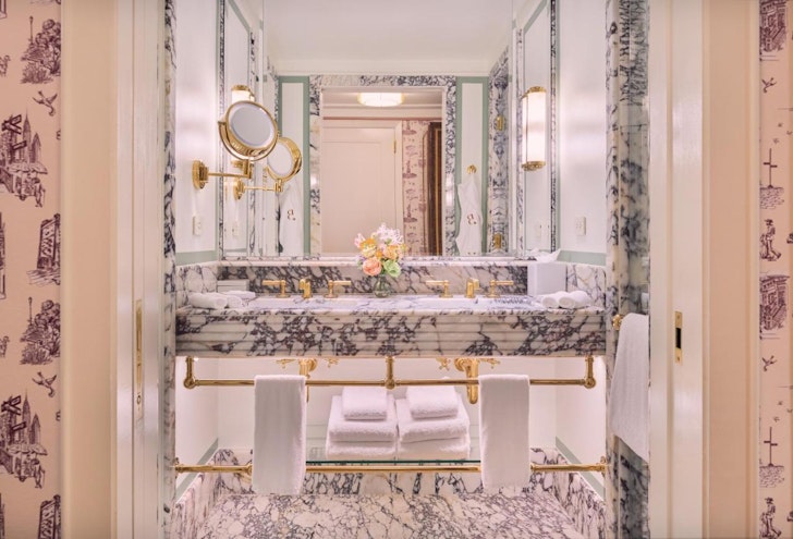 Hotel Barrière Fouquet's New York luxurious bathroom suite