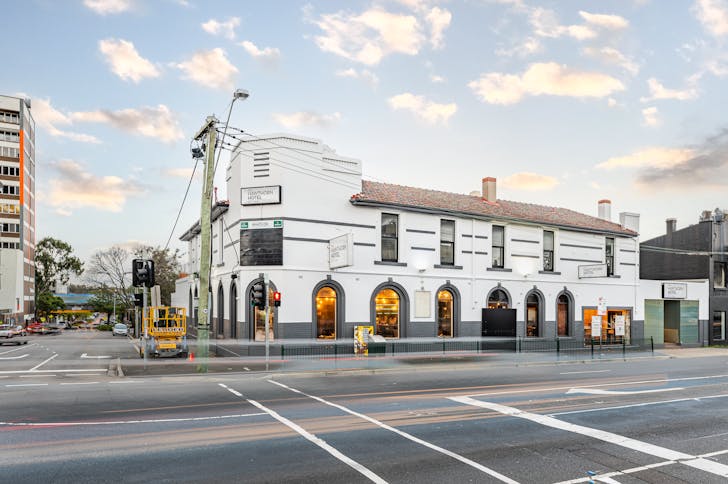 The Hawthorn Hotel.