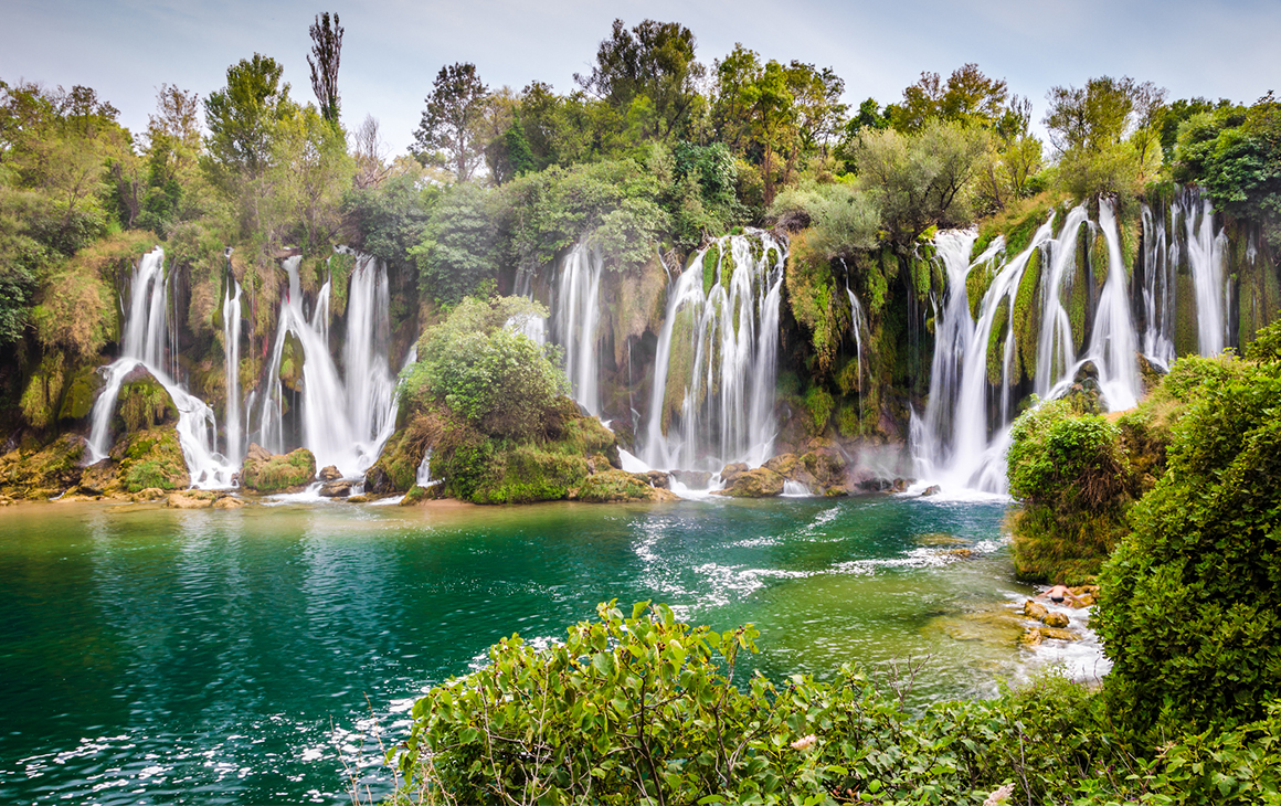 beautiful waterfalls around the world