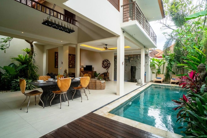 La Rose Villas And Suites Camp