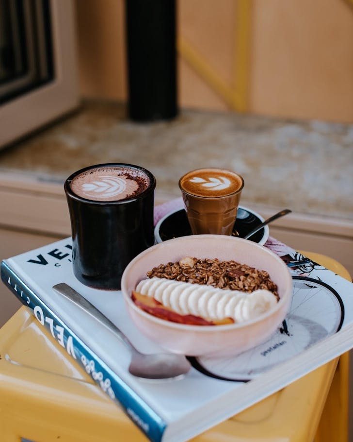Le Peleton Cafe breakfast alfresco