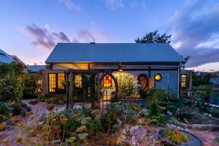 Tanglewood Cottage in Belmont, Geelong.