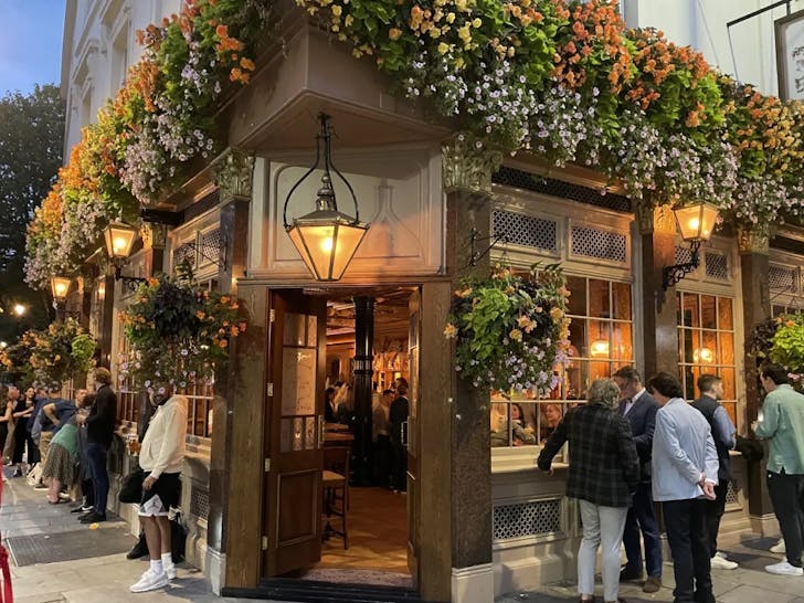 The Cadogan Arms Chelsea London Pub exterior