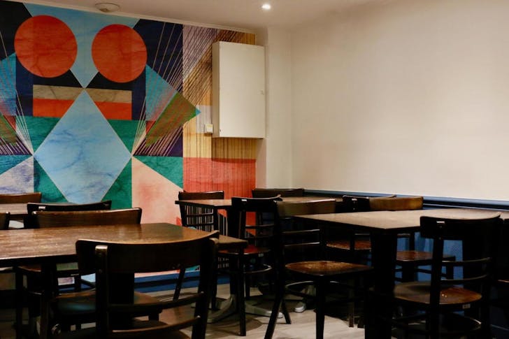 Plug Inn Montmartre Hostel shared space
