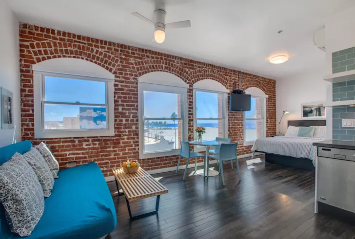 Venice Breeze Suites Los Angeles