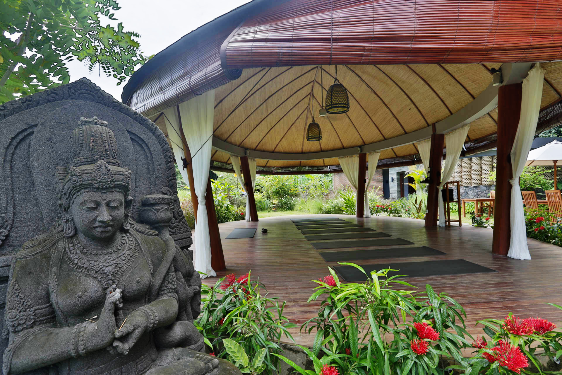 De Moksha Tanah Lot Yoga Retreat Bali