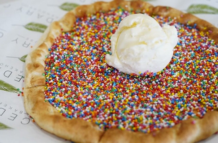 fairy bread pizza with ice cream