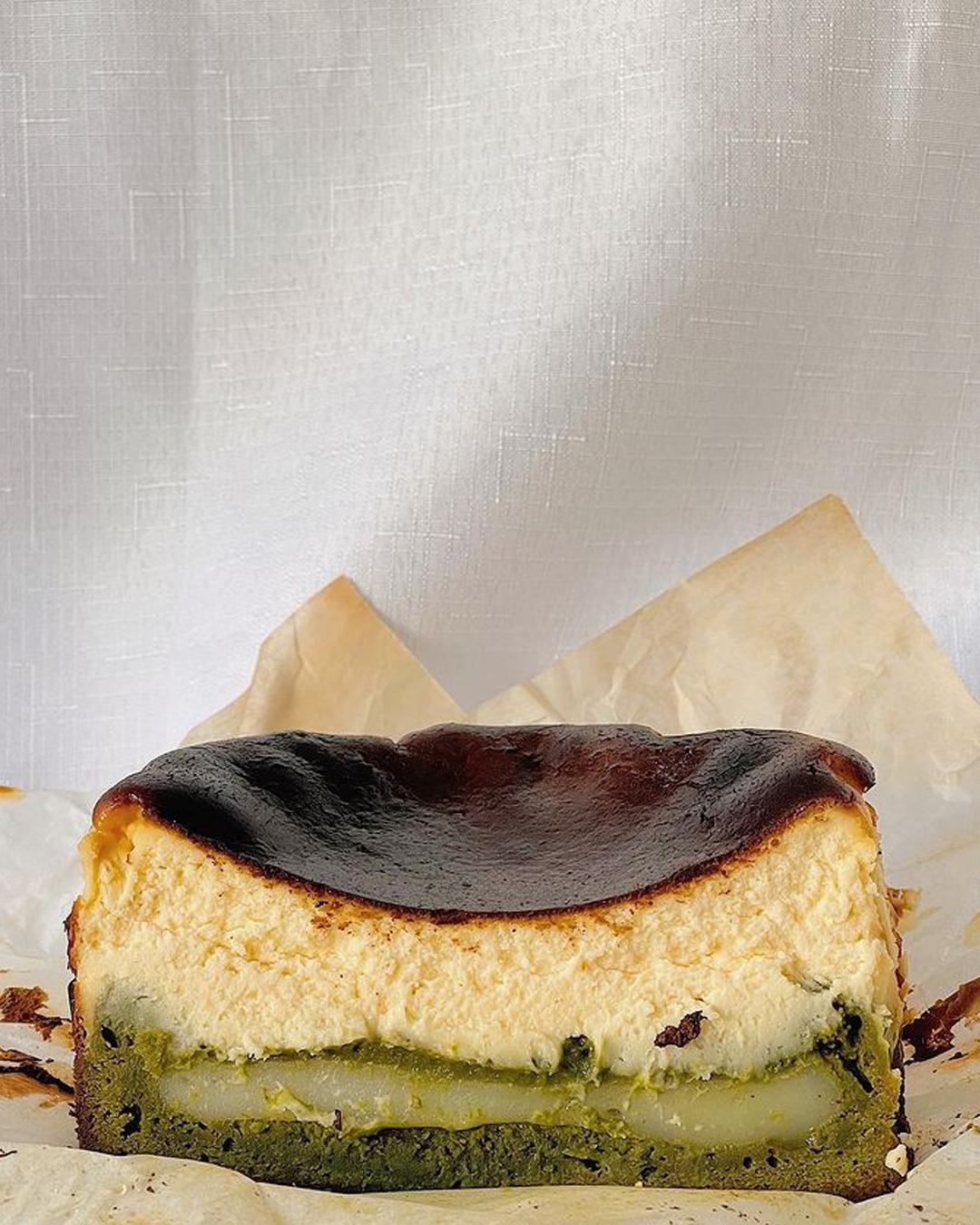 burnt basque cheesecake with brownie base