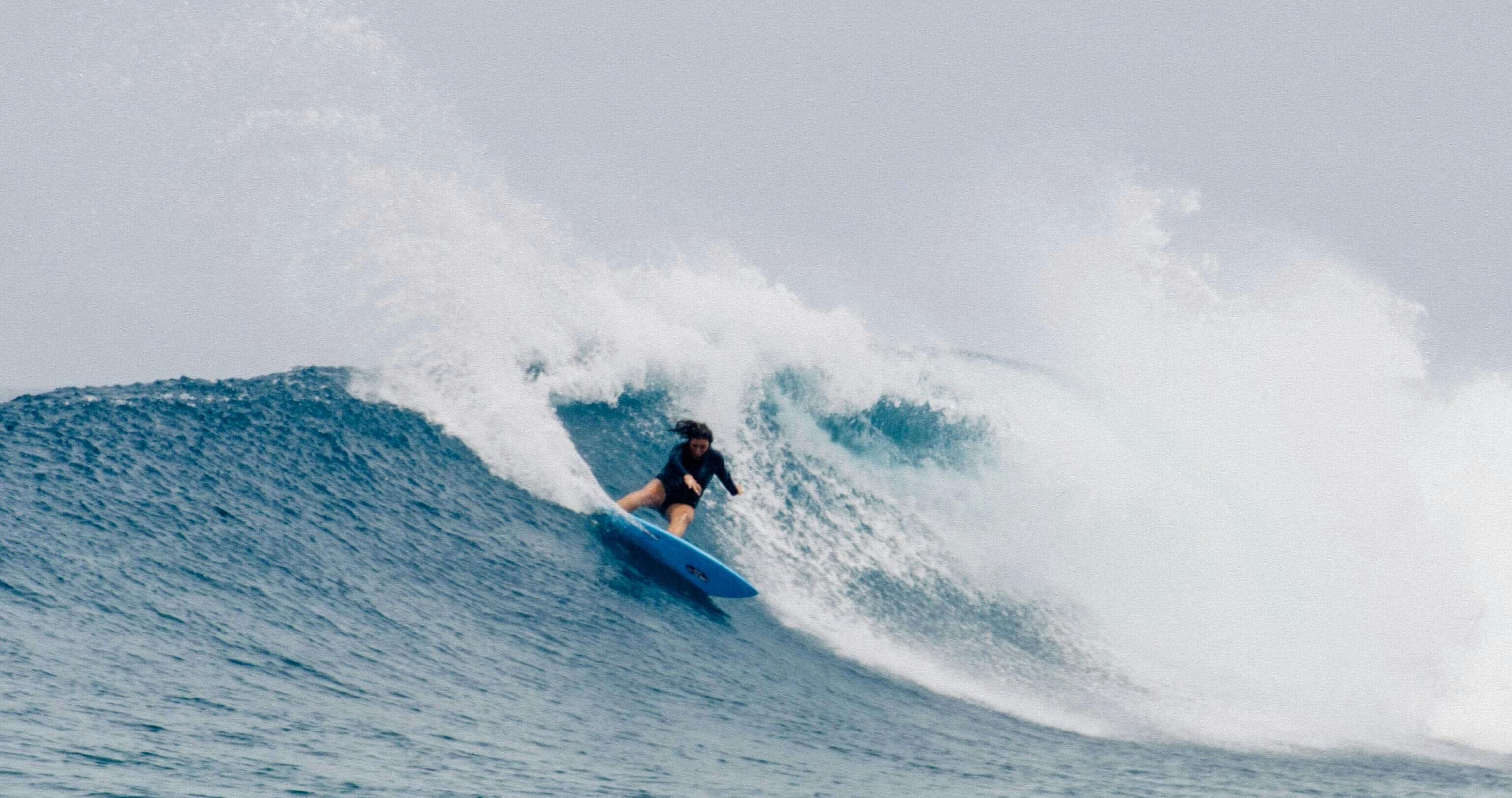 holly wawn surfing