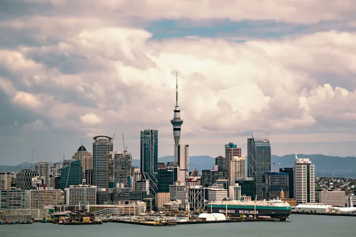 skyline of auckland on an overcast day