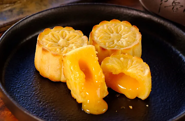 plate of mooncakes