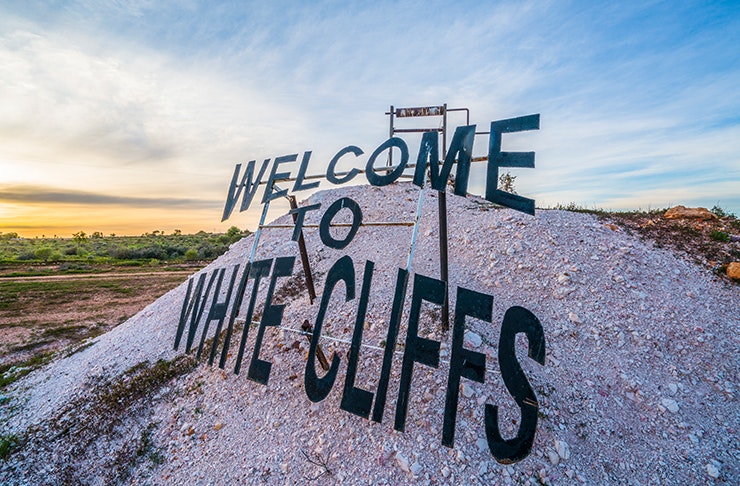 sand mount with welcome to white cliffs