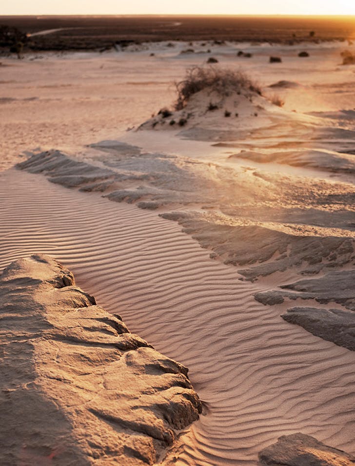 lake mungo at sunset