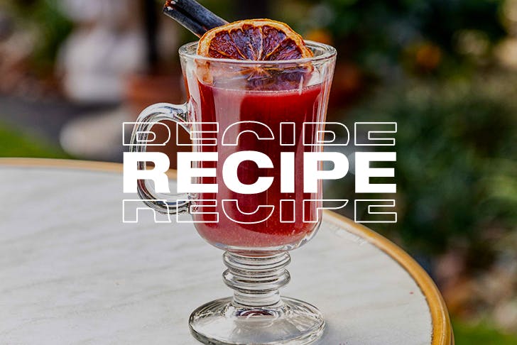 mulled wine with word 'recipe' on top