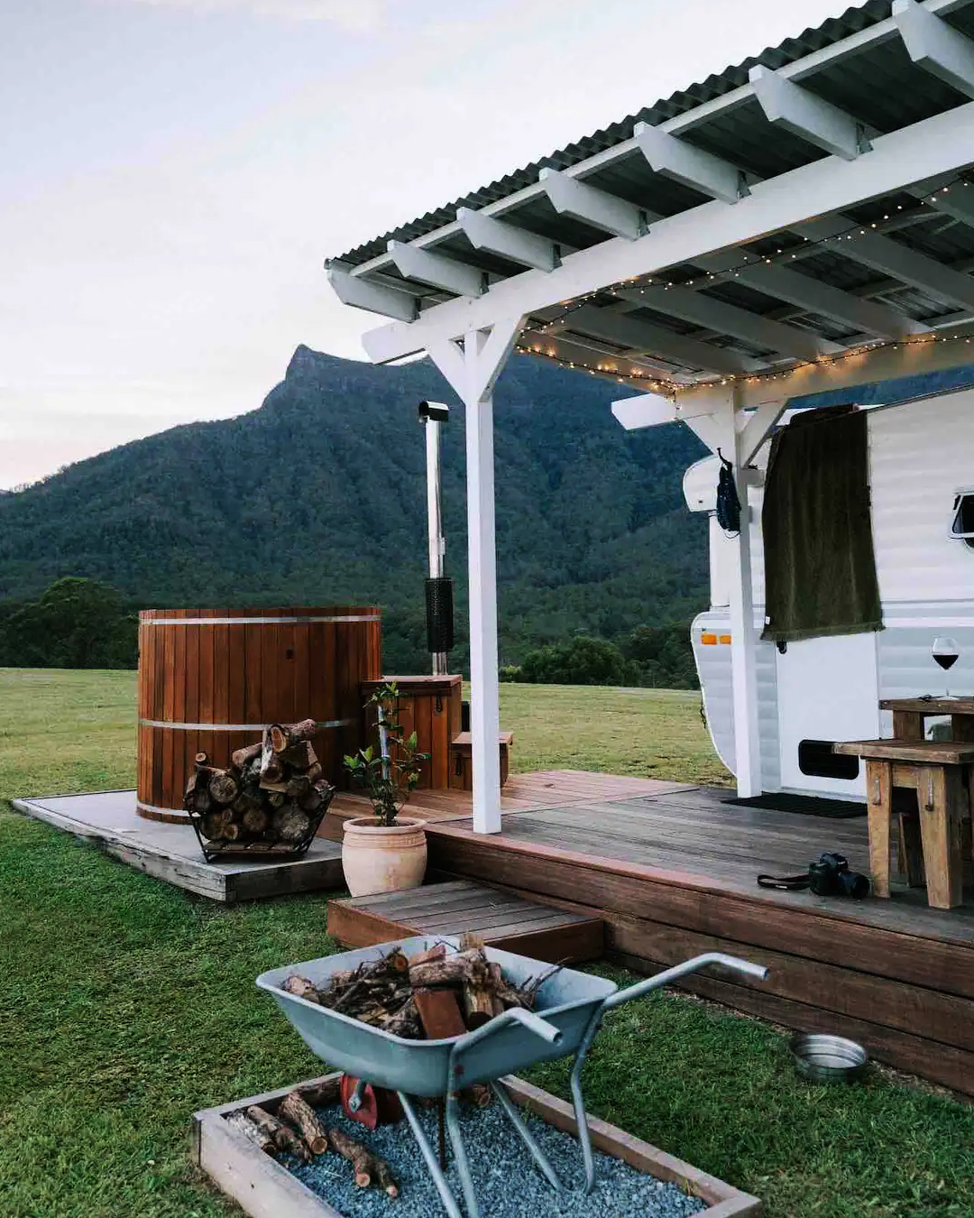 caravan with outdoor tub