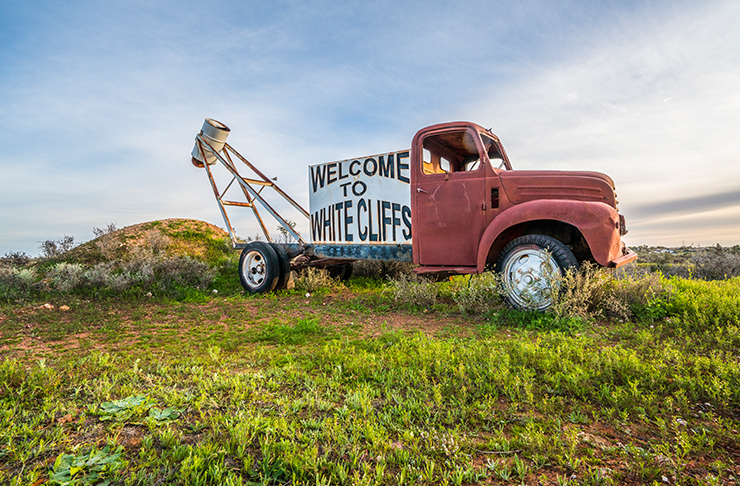 sign reading 'white cliffs